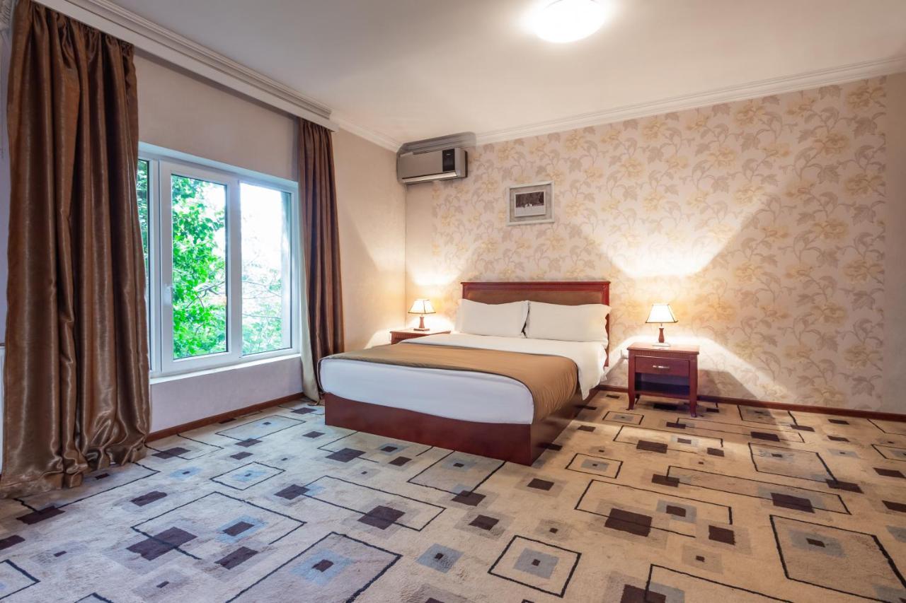 Margo Palace Hotel Tbilisi ภายนอก รูปภาพ